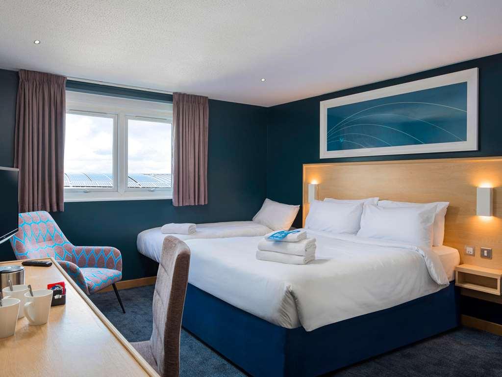 Travelodge Cheltenham Quarto foto