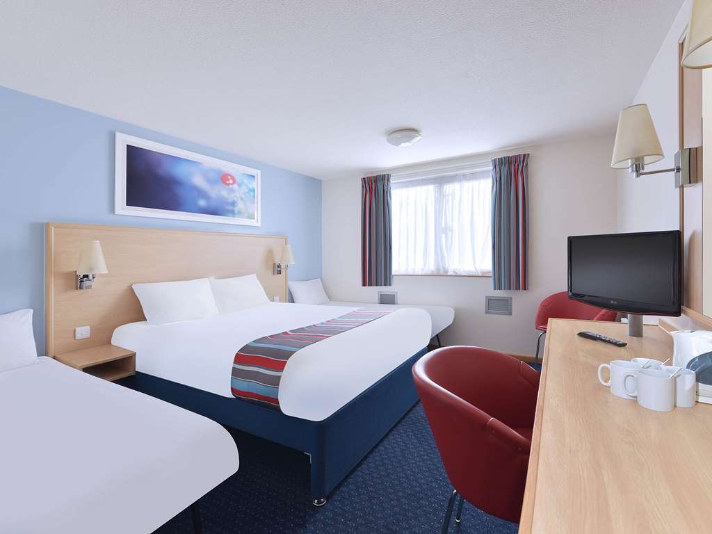 Travelodge Cheltenham Quarto foto